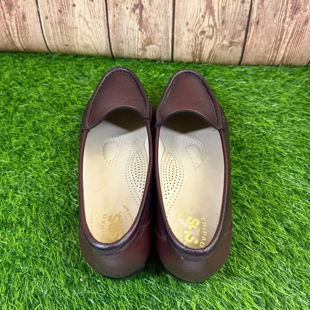 SAS Siesta Loafers Womens Size 9 Medium Burgundy Leather Comfort Slip On